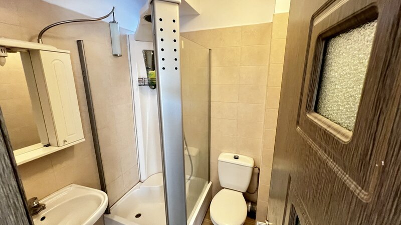 Pod Constanta, Mega Image, mobilat.
