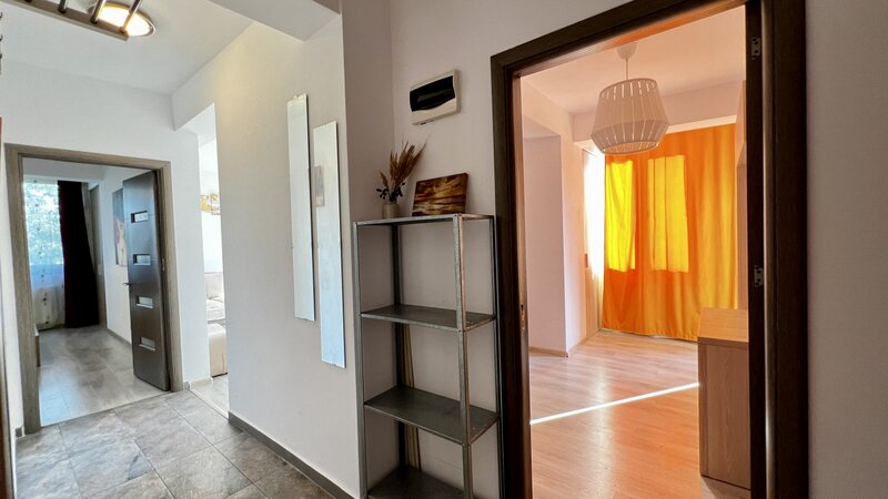 Pod Constanta, Mega Image, mobilat.
